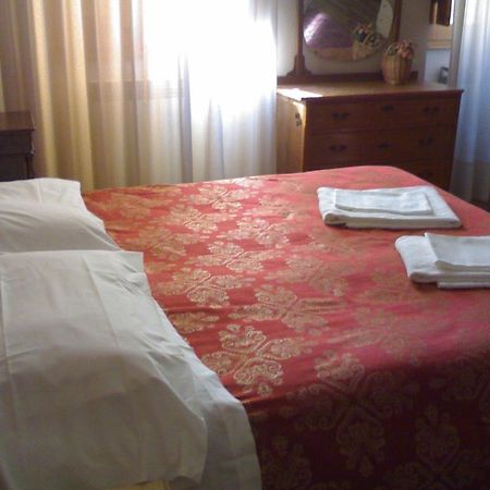 Hotel Ariston Florencja Pokój zdjęcie